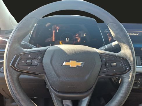 Used 2025 Chevrolet Trax LT image 15