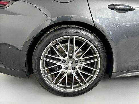 Certified 2024 Porsche Panamera image 13