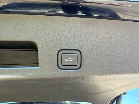 Used 2026 GMC Acadia Denali w/ LPO, Floor Liner Package AWD/4WD image 6