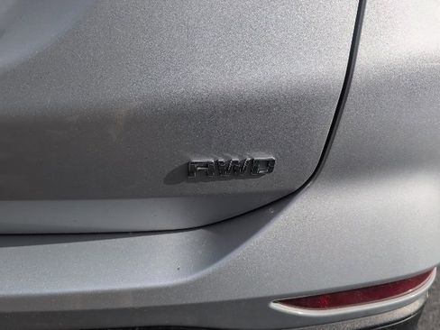 Used 2021 Chevrolet Equinox LS w/ LS Convenience Package image 8