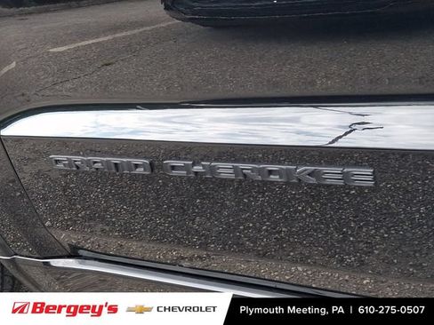 Used 2019 Jeep Grand Cherokee Altitude AWD/4WD image 33