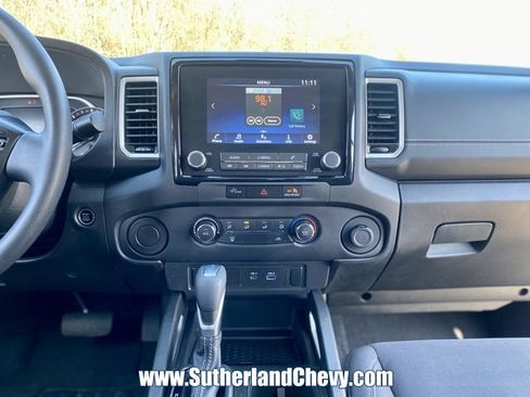 Used 2024 Nissan Frontier SV image 24