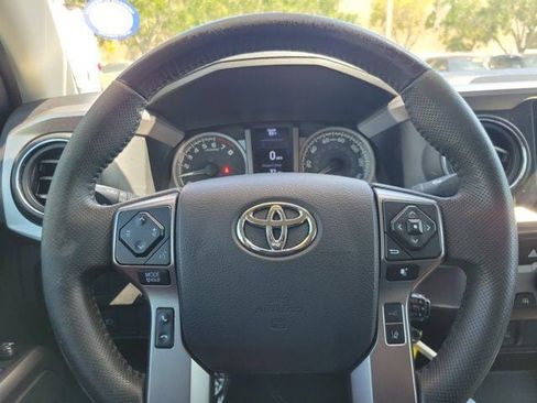 Certified 2022 Toyota Tacoma SR5 w/ Technology Package AWD/4WD image 16