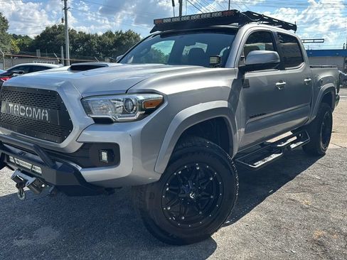 Used 2016 Toyota Tacoma TRD Sport w/ Towing Package AWD/4WD image 7