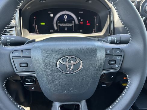 Used 2026 Toyota Camry SE w/ Convenience Package FWD image 23