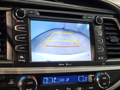 Used 2015 Toyota Highlander Limited FWD image 31
