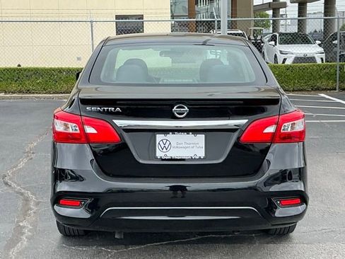 Used 2019 Nissan Sentra S w/ Appearance Package FWD image 4