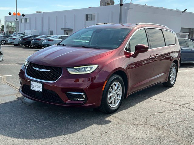 Used 2021 Chrysler Pacifica Touring-L FWD image 7