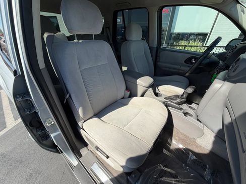 Used 2007 Chevrolet TrailBlazer LS w/ LS Preferred Equipment Group AWD/4WD image 12