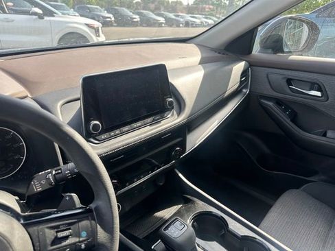 Used 2023 Nissan Rogue SV FWD image 11