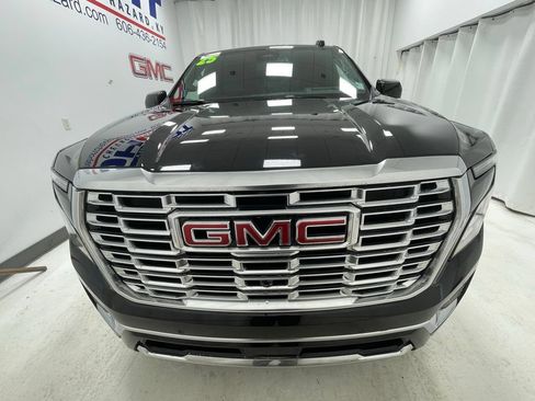 Used 2025 GMC Yukon Denali AWD/4WD image 2