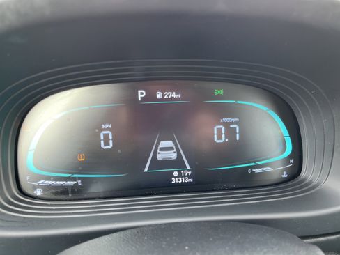 Used 2023 Hyundai Venue SE image 21