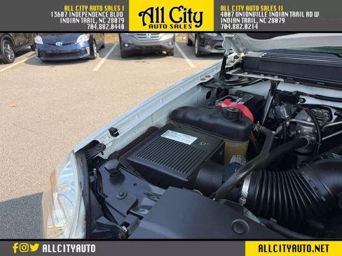 Used 2009 GMC Yukon XL Denali RWD image 45