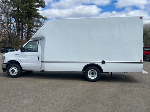 New 2027 Ford E-350 and Econoline 350 Super Duty w/ Power Equipment Group RWD image 6