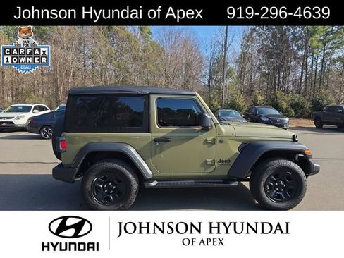Used 2025 Jeep Wrangler Sport image 13