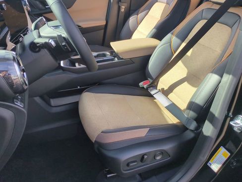 New 2026 Chevrolet Equinox ACTIV FWD image 19