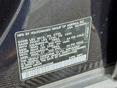 Used 2024 Volkswagen ID.4 Pro S image 33