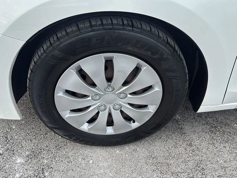 Used 2012 Honda Accord LX image 37