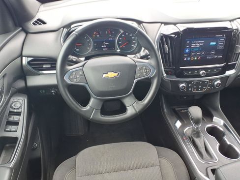 Used 2023 Chevrolet Traverse LT FWD image 5