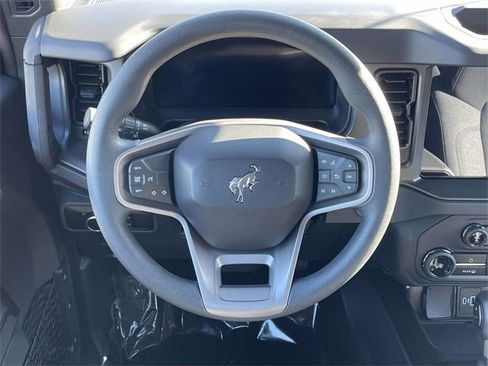 Used 2025 Ford Bronco Base image 8