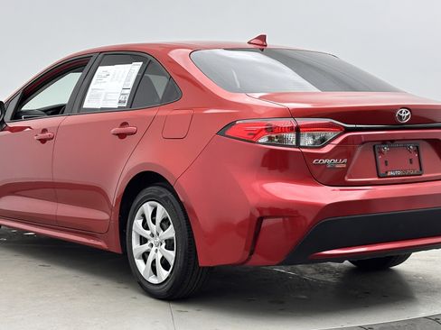 Used 2021 Toyota Corolla LE image 4