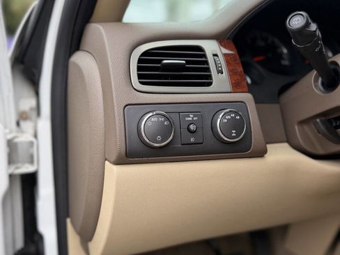 Used 2010 Chevrolet Suburban LTZ AWD/4WD image 15