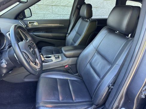 Used 2017 Jeep Grand Cherokee Limited AWD/4WD image 7