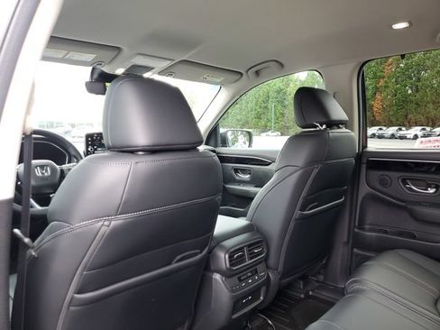 Certified 2025 Honda Pilot EX-L image 11