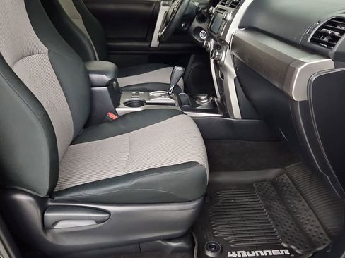 Used 2018 Toyota 4Runner SR5 AWD/4WD image 21