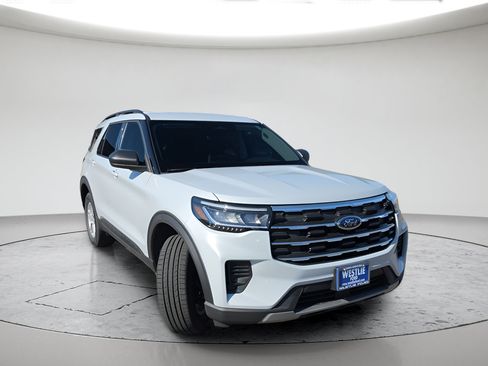 New 2026 Ford Explorer Active AWD/4WD image 2