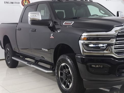 Used 2025 RAM 2500 Laramie AWD/4WD image 37