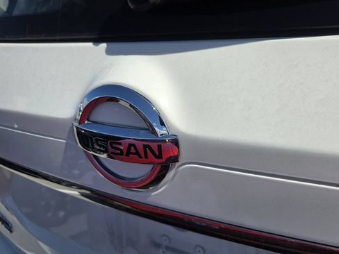 Used 2020 Nissan Rogue S FWD image 10