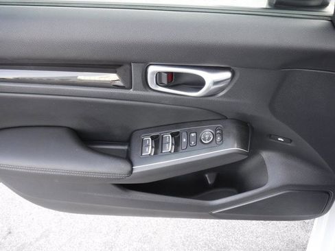 Used 2022 Honda Civic Touring image 13