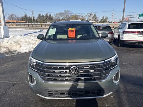 Used 2026 Volkswagen Atlas SE image 3