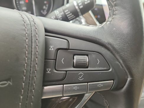 Used 2023 Cadillac XT6 FWD image 30