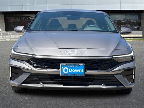 Certified 2024 Hyundai Elantra SEL FWD image 11
