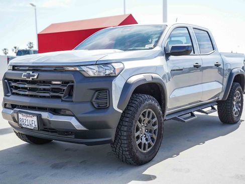 Used 2025 Chevrolet Colorado Trail Boss image 3