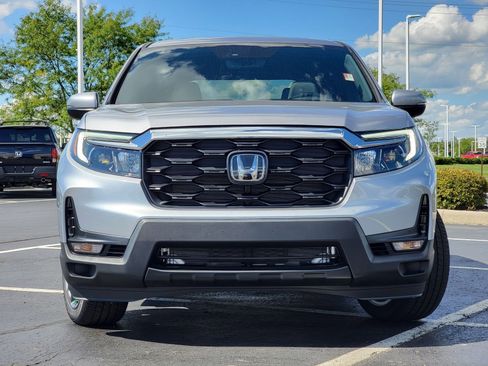 Used 2023 Honda Passport EX-L image 2