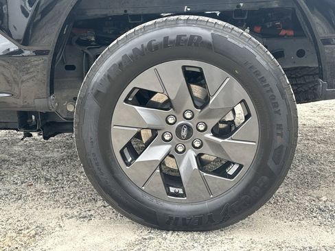 Used 2023 Ford F150 Lightning Lariat w/ Equipment Group 511A High image 20