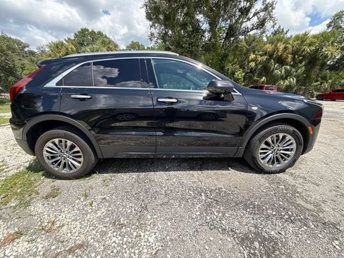 Used 2025 Cadillac XT4 Premium Luxury AWD/4WD image 4