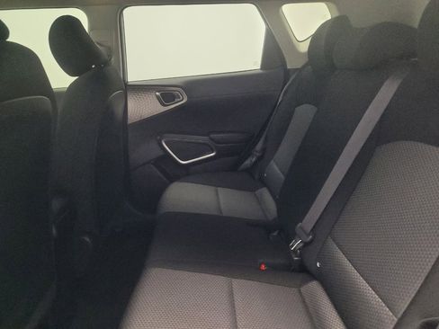 Used 2020 Kia Soul LX FWD image 18
