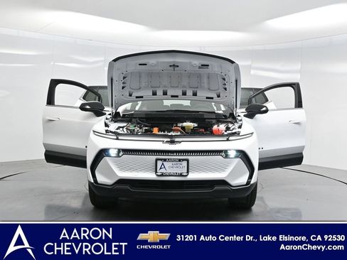 New 2026 Chevrolet Equinox EV LT image 36