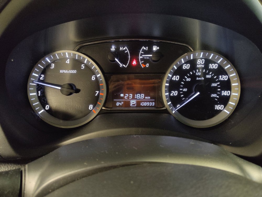 Used 2015 Nissan Sentra SR w/ Navigation Package FWD image 23