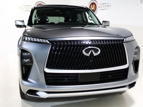 Used 2025 INFINITI QX80 Sensory AWD/4WD image 9