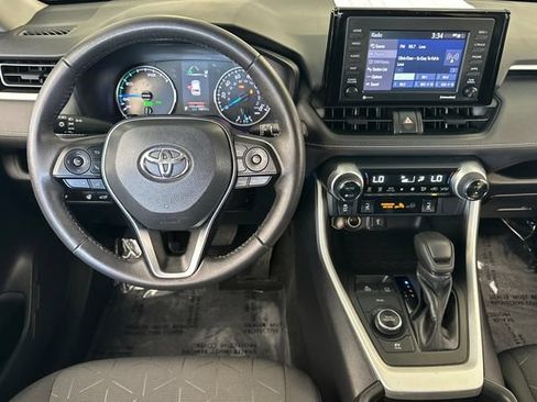 Certified 2022 Toyota RAV4 XLE w/ Convenience Package AWD/4WD image 18
