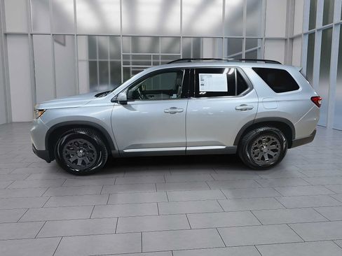 Used 2024 Honda Pilot Elite image 5