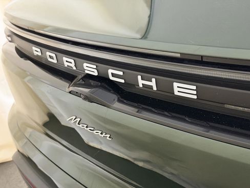 Certified 2025 Porsche Macan Electric image 25