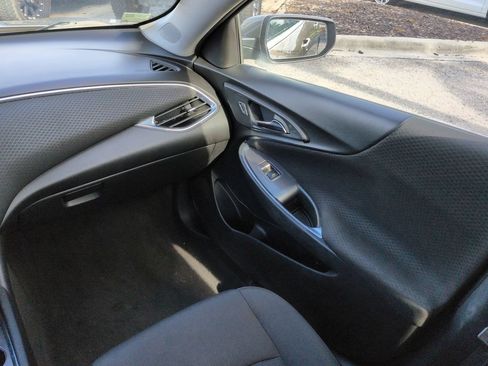 Used 2020 Chevrolet Malibu LT FWD image 17