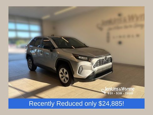 Used 2022 Toyota RAV4 LE AWD/4WD image 1