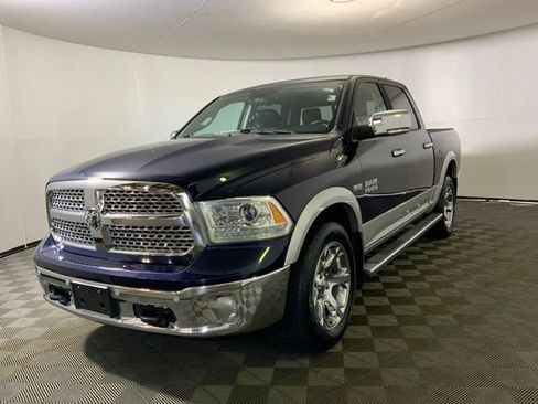 Used 2015 RAM 1500 Laramie w/ Convenience Group AWD/4WD image 3